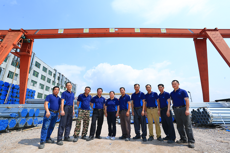 Uhomtec warehouse team